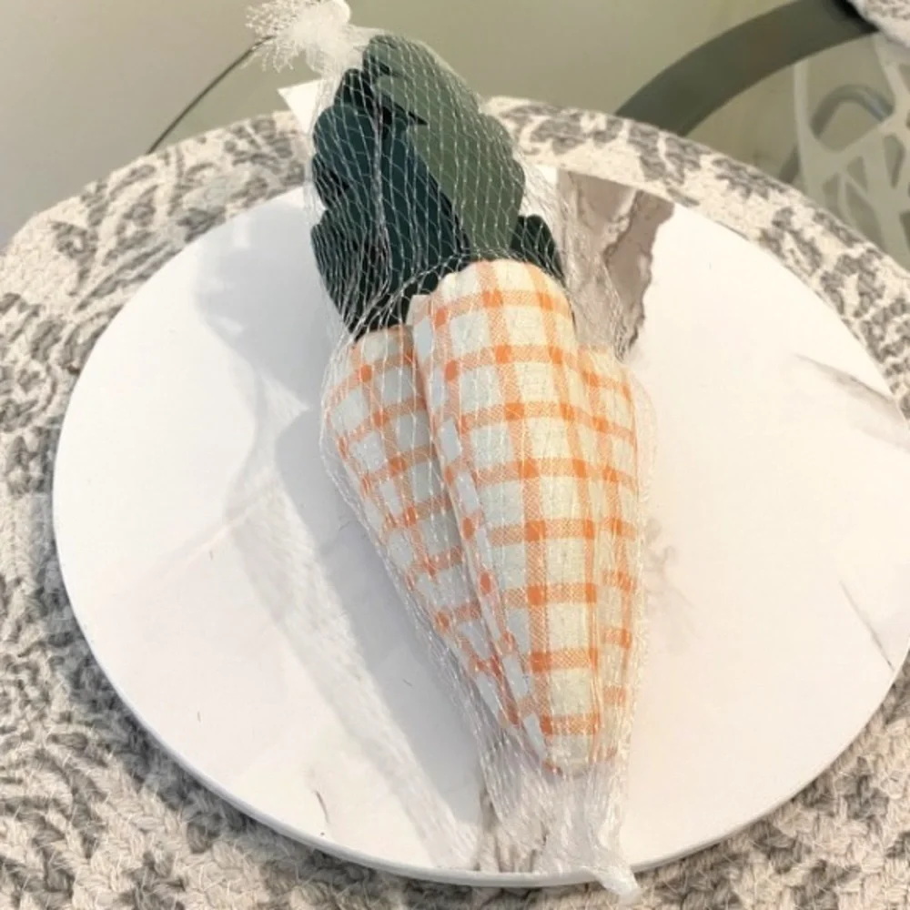 SALE🌸Target 2023 Bullseye Plush Plaid Orange Felt Spring Easter Carrots 3PK